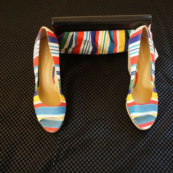 Nine West - Rainbow Stripe Wedge Heel w/ Purse - Picture 7 of 7